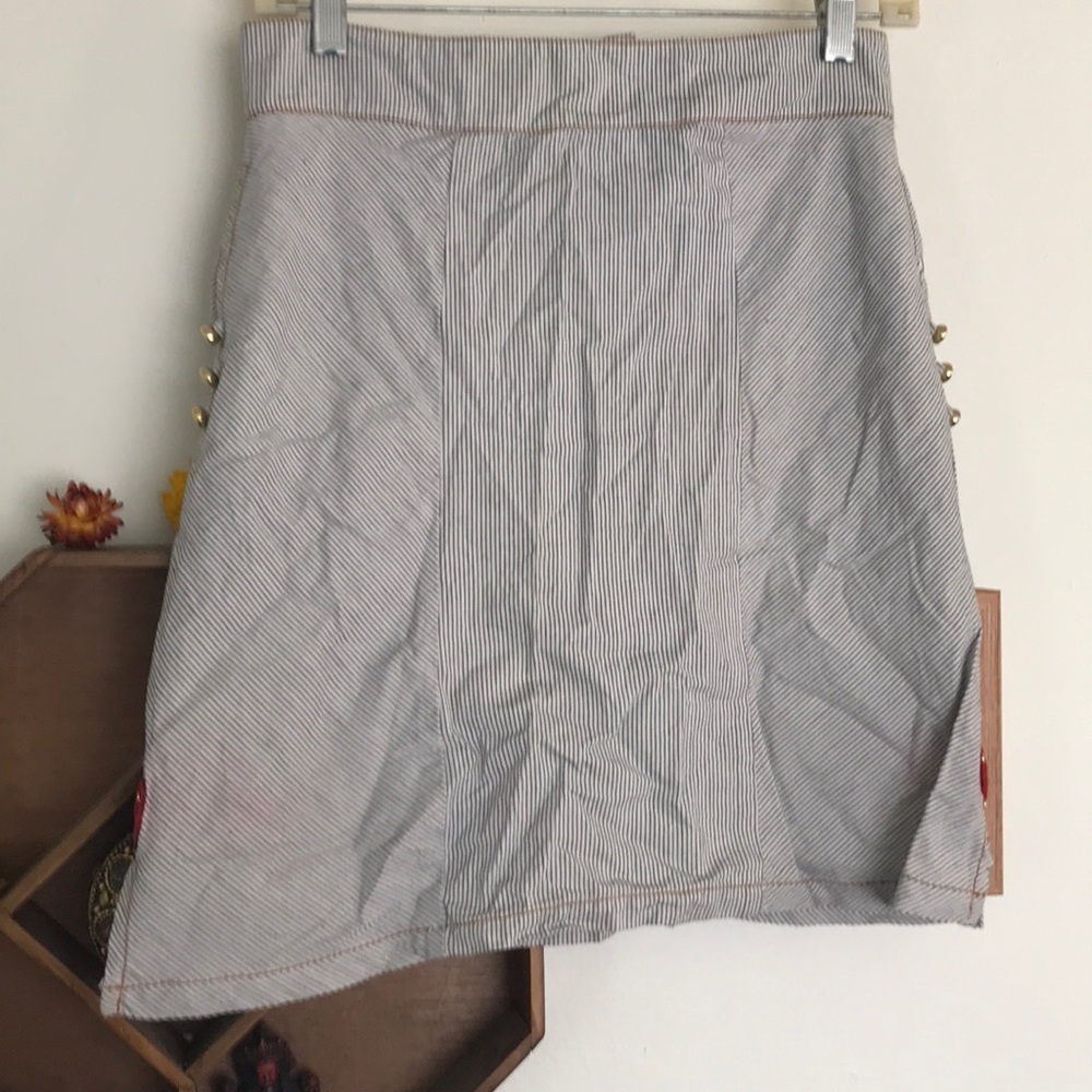 Mini skirt with heart decals